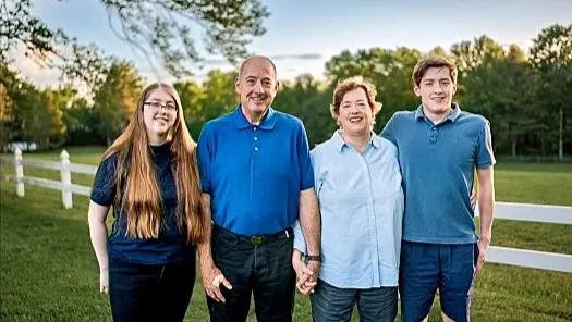 Support Bob Smith Jr.’s Family Through Terminal Cancer – Fundraiser Donation Help
